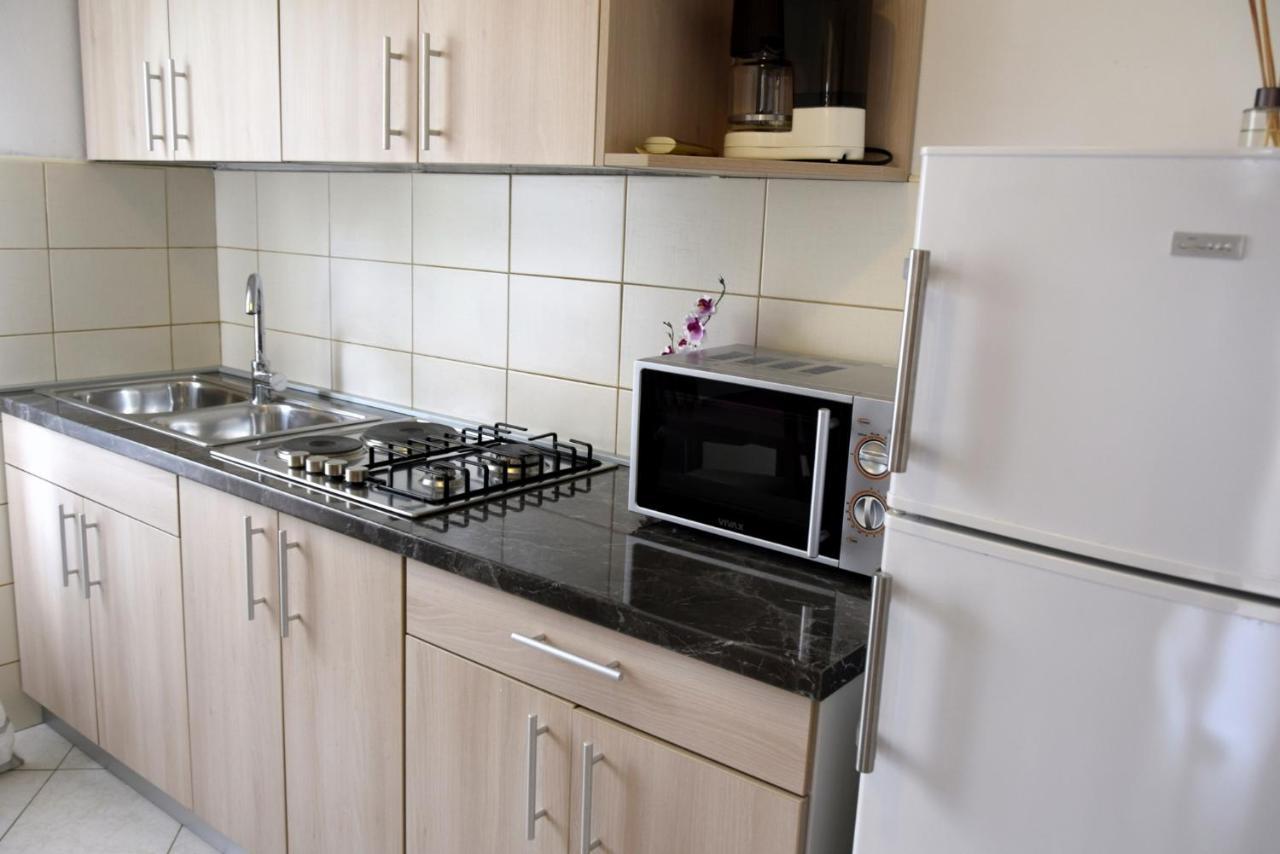 James Bond Apartments Palit エクステリア 写真