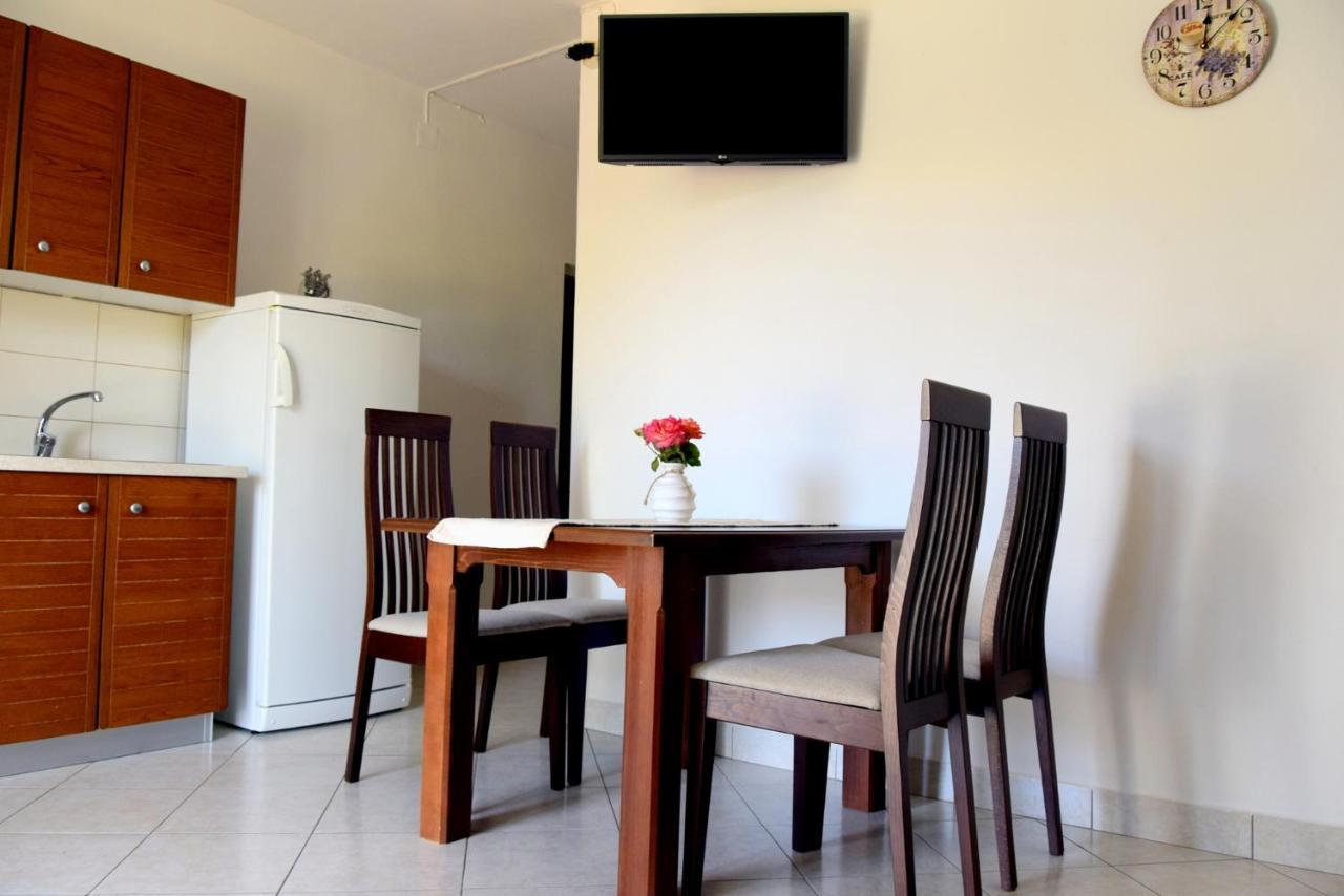 James Bond Apartments Palit エクステリア 写真