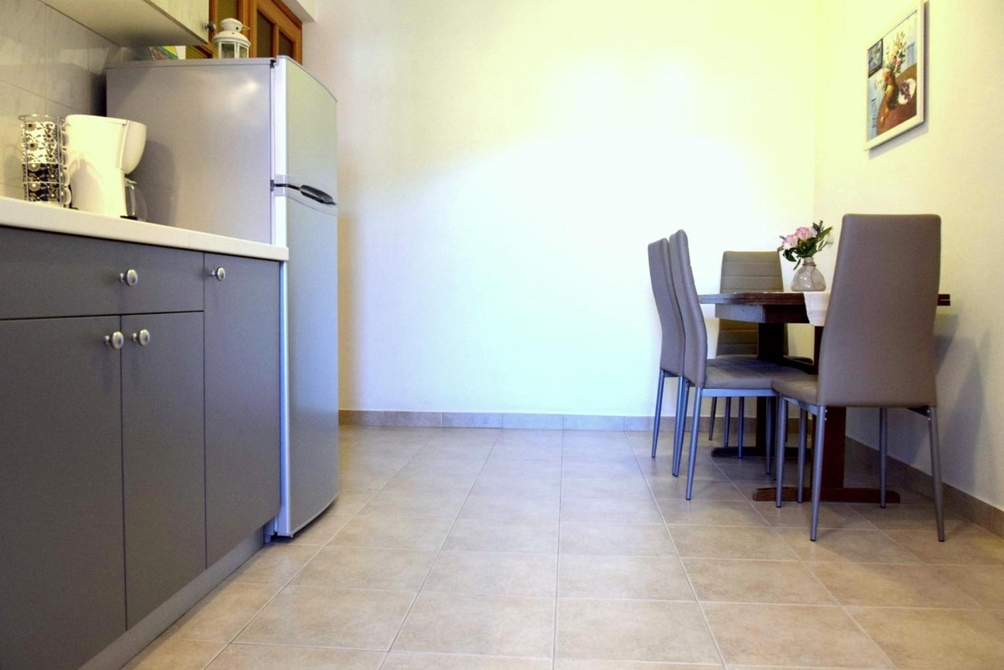 James Bond Apartments Palit 部屋 写真